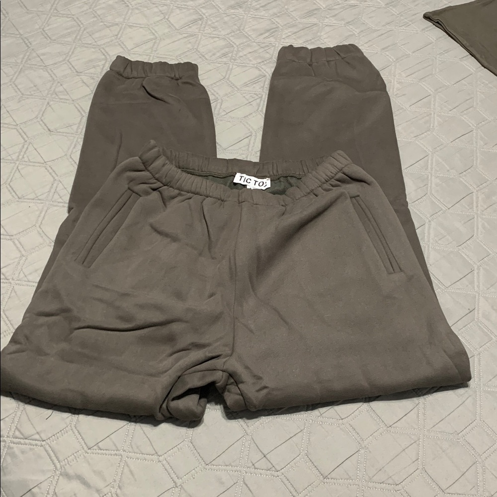 Charcoal sweatpants and matching crop top SET - Picture 6 of 7